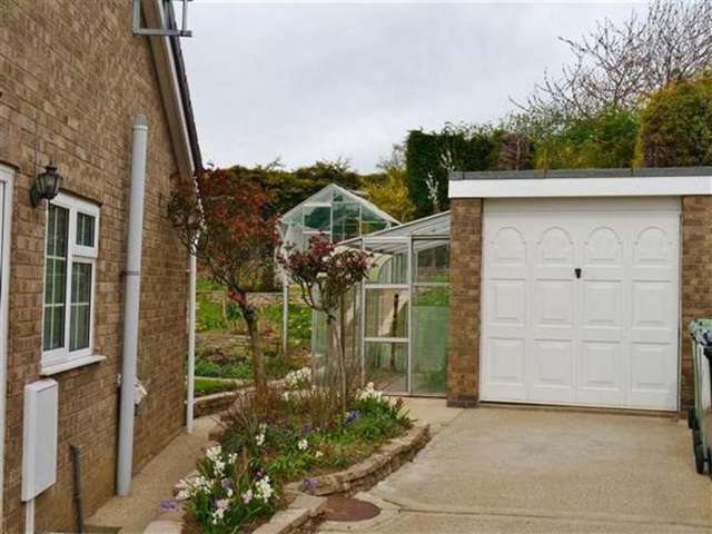  Image of 2 bedroom Detached house for sale in Rochester Drive Grantham NG31 at Great Gonerby, NG31 8RW