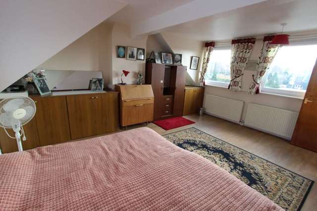  Image of 4 bedroom Detached house for sale in Rochester Road Gravesend DA12 at Rochester Road  Gravesend, DA12 4TY