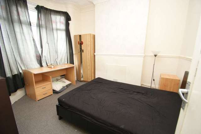  Image of 2 bedroom Semi-Detached house to rent in Romney Street Middlesbrough TS1 at Romney Streeet  Middlesbrough, TS1 4NE
