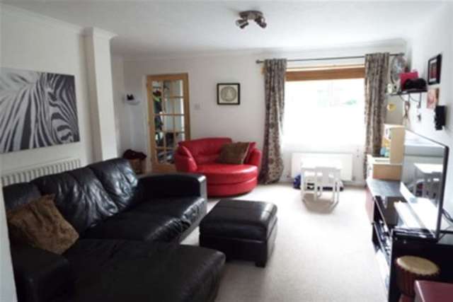  Image of 3 bedroom Semi-Detached house to rent in Rosina Walk Banbury OX16 at Banbury, OX16 1FW