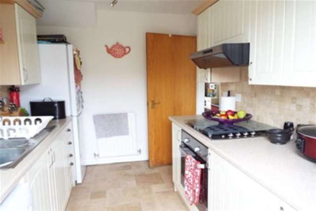  Image of 3 bedroom Semi-Detached house to rent in Rosina Walk Banbury OX16 at Banbury, OX16 1FW