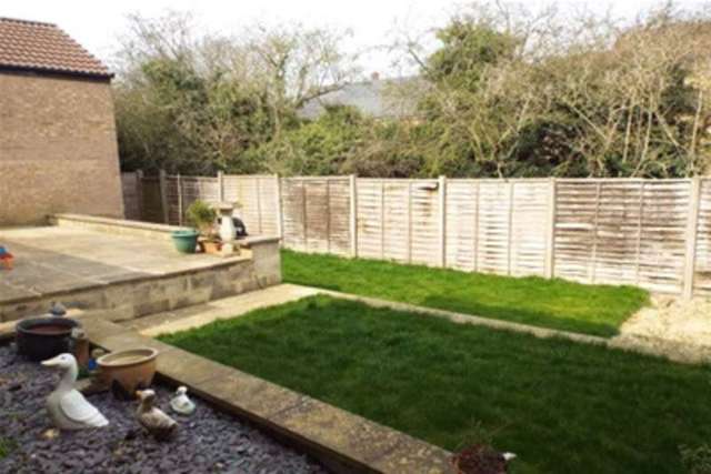  Image of 3 bedroom Semi-Detached house to rent in Rosina Walk Banbury OX16 at Banbury, OX16 1FW