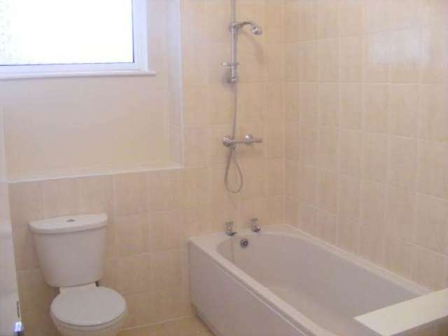  Image of 3 bedroom Detached house to rent in Rudgleigh Road Pill Bristol BS20 at Pill North Somerset Pill, BS20 0DS