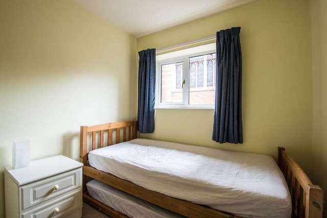  Image of 2 bedroom Flat for sale in Rugby Road Leamington Spa CV32 at Leamington Spa Warwickshire, CV32 6DQ