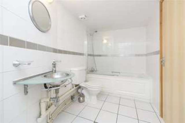  Image of 1 bedroom Flat to rent in Rutland Road London E9 at South Hackney London Victoria Park, E9 7TT