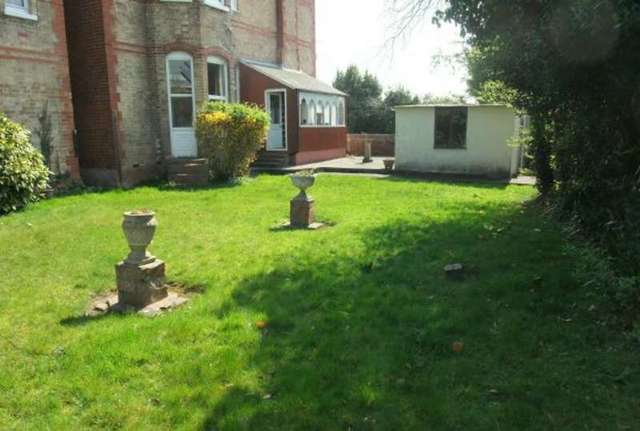  Image of 3 bedroom Ground Flat for sale in Salterton Road Exmouth EX8 at Exmouth, EX8 2EQ