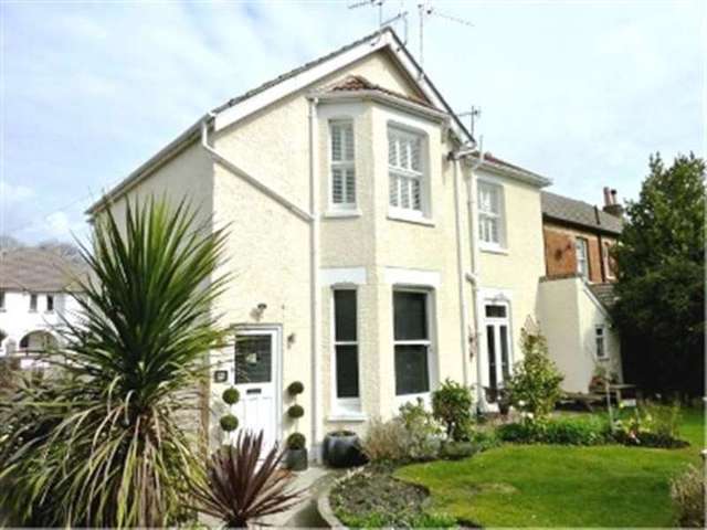  Image of 3 bedroom Apartment for sale in Sandringham Road Parkstone Poole BH14 at Lilliput, BH14 8TH
