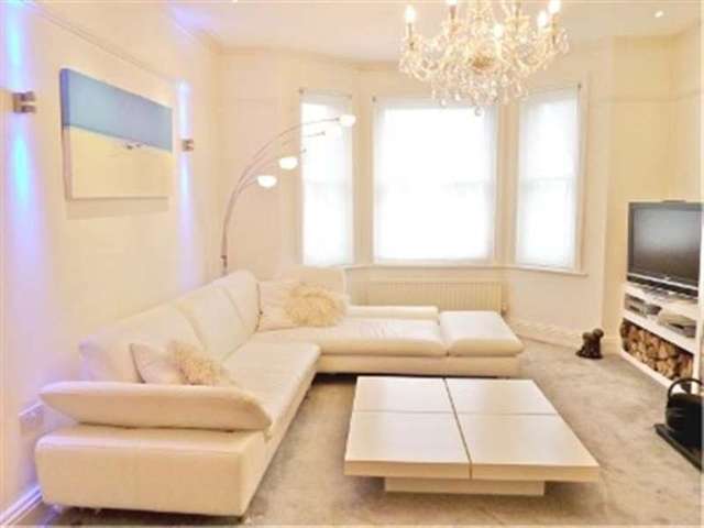  Image of 3 bedroom Apartment for sale in Sandringham Road Parkstone Poole BH14 at Lilliput, BH14 8TH