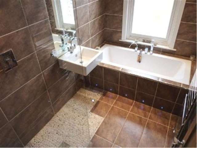  Image of 3 bedroom Apartment for sale in Sandringham Road Parkstone Poole BH14 at Lilliput, BH14 8TH