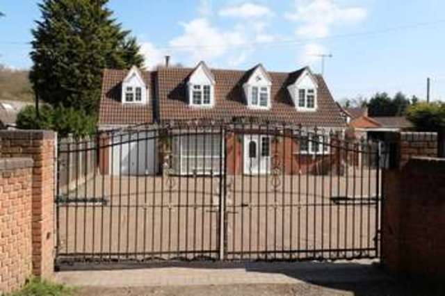  Image of 3 bedroom Detached house for sale in Sandy Lane Titton Stourport-on-Severn DY13 at Sandy Lane Titton Stourport-On-Severn, DY13 9PZ
