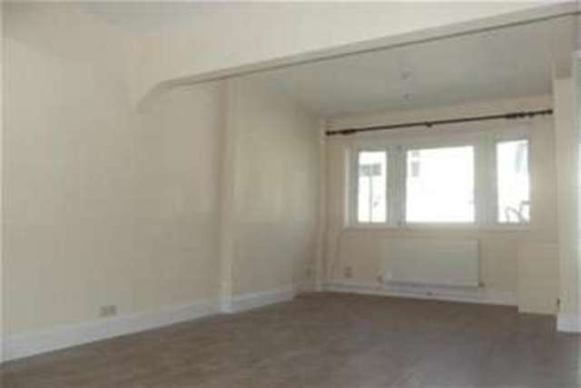  Image of 3 bedroom Property to rent in Seagrove Road Portsmouth PO2 at Portsmouth, PO2 8AY