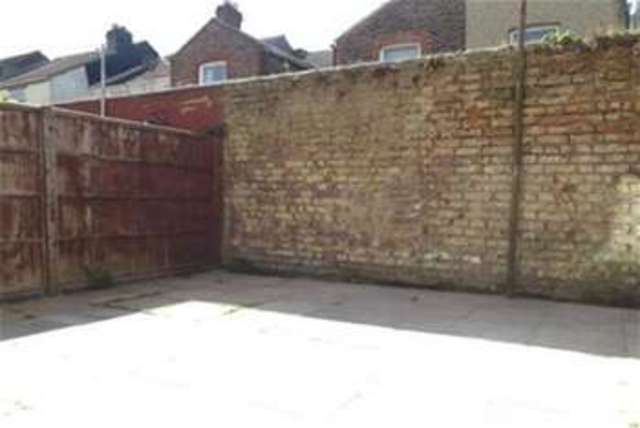  Image of 3 bedroom Property to rent in Seagrove Road Portsmouth PO2 at Portsmouth, PO2 8AY