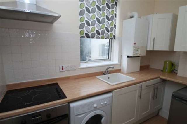  Image of 2 bedroom Maisonette to rent in Selhurst Road London SE25 at London, SE25 6LH