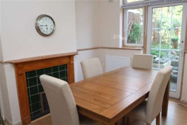  Image of 3 bedroom Semi-Detached house to rent in Selsdon Park Road Selsdon South Croydon CR2 at South Croydon, CR2 8JJ
