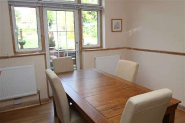  Image of 3 bedroom Semi-Detached house to rent in Selsdon Park Road Selsdon South Croydon CR2 at South Croydon, CR2 8JJ