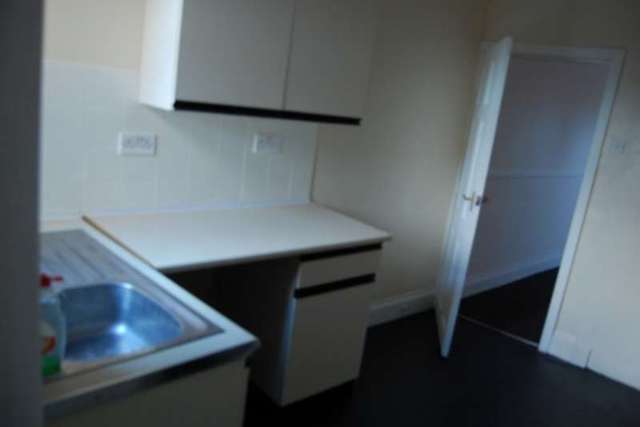  Image of 3 bedroom End of Terrace to rent in Shear Brow Blackburn BB1 at SHEAR BROW SHEAR BROW BLACKBURN, BB1 7EX