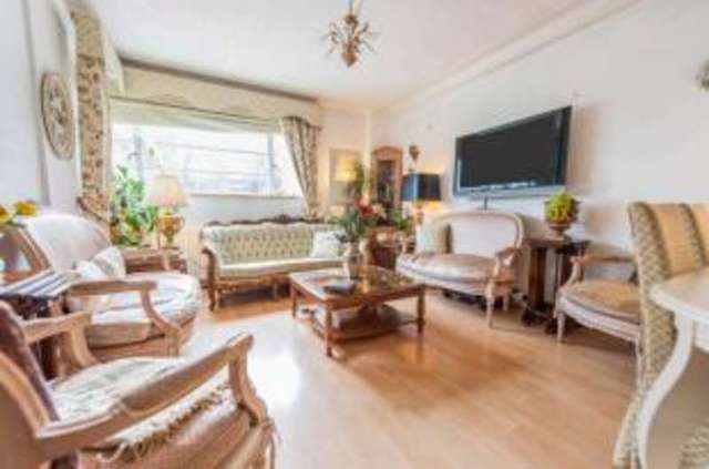  Image of 2 bedroom Flat for sale in Sheen Road Richmond TW9 at Sheen Road Richmond Richmond, TW9 1AU