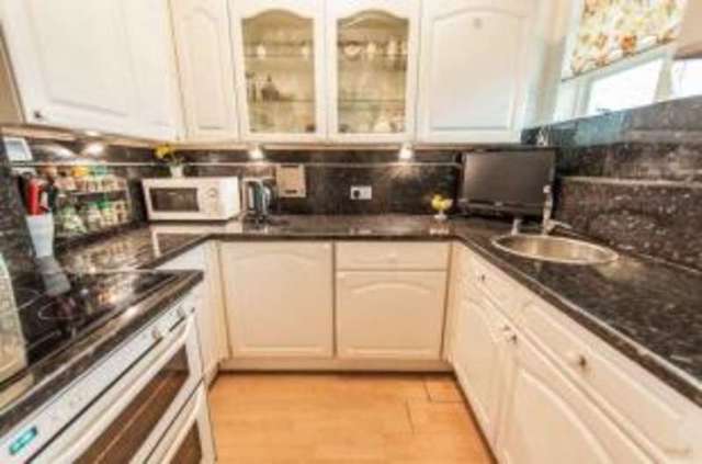  Image of 2 bedroom Flat for sale in Sheen Road Richmond TW9 at Sheen Road Richmond Richmond, TW9 1AU