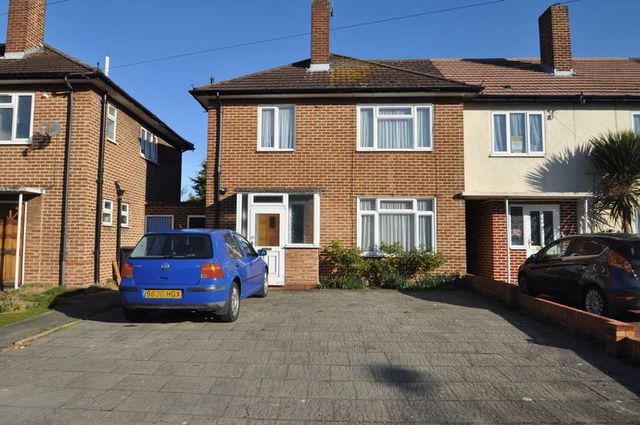  Image of 3 bedroom Semi-Detached house for sale in Sheephouse Way Old Malden Worcester Park KT3 at Sheephouse Way  New Malden, KT3 5PF