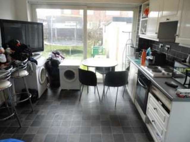  Image of 4 bedroom Bungalow for sale in Sherwood Way Shaw Oldham OL2 at Shaw Lancashire Shaw, OL2 7NB