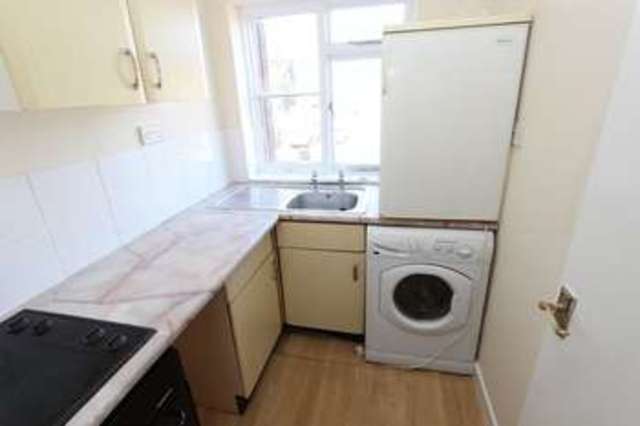  Image of 1 bedroom Flat for sale in Shirley Road Shirley Southampton SO15 at Shirley Road Shirley Southampton, SO15 3FH