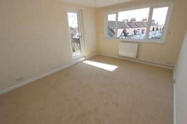  Image of 2 bedroom Flat for sale in Somerset Terrace Southampton SO15 at Somerset Terrace Shirley Southampton, SO15 3RU