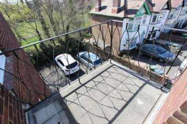  Image of 2 bedroom Flat for sale in Somerset Terrace Southampton SO15 at Somerset Terrace Shirley Southampton, SO15 3RU