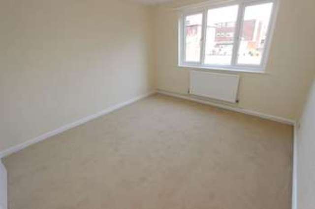 Image of 2 bedroom Flat for sale in Somerset Terrace Southampton SO15 at Somerset Terrace Shirley Southampton, SO15 3RU