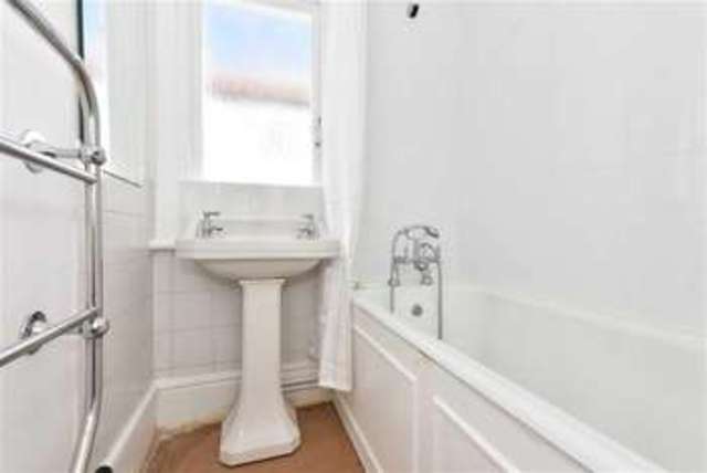  Image of 2 bedroom Property to rent in Silverdale Road Hove BN3 at Silverdale Road Hove Hove, BN3 6FE