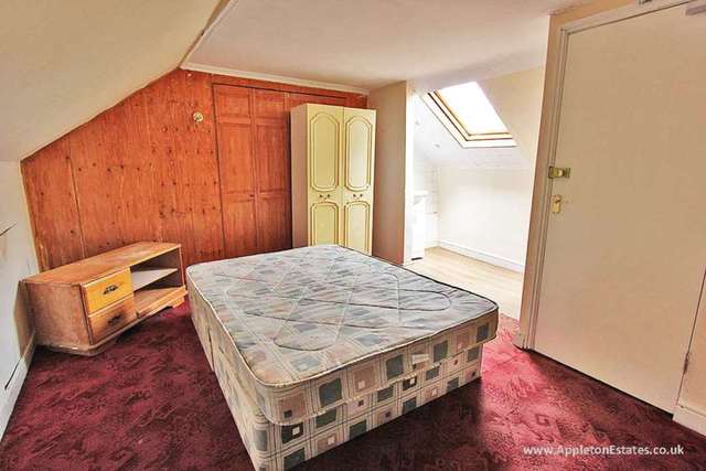  Image of House Share to rent in Silverleigh Road Thornton Heath CR7 at Silverleigh Road  Thornton Heath, CR7 6DU