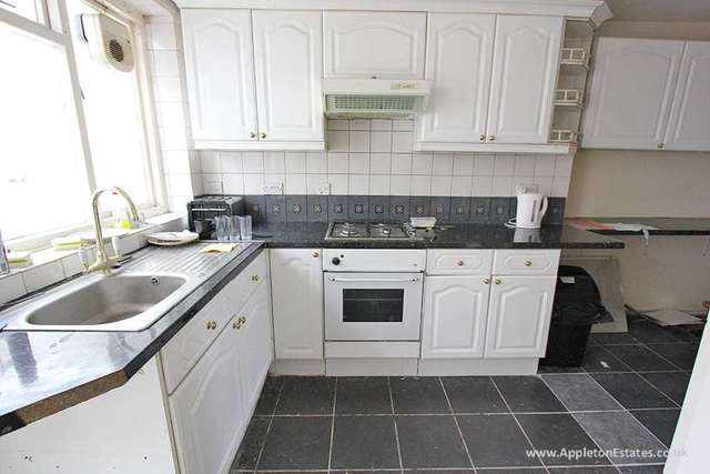  Image of 5 bedroom House Share to rent in Silverleigh Road Thornton Heath CR7 at Silverleigh Road  Thornton Heath, CR7 6DU