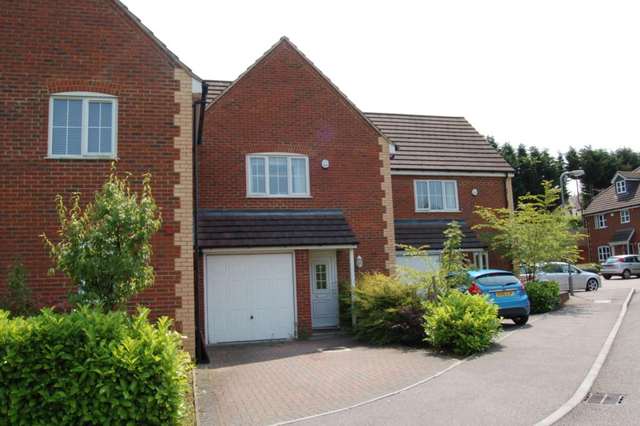  Image of 3 bedroom Terraced house to rent in Walden Croft Simpson Milton Keynes MK6 at Walden Croft Simpson Milton Keynes, MK6 3FD