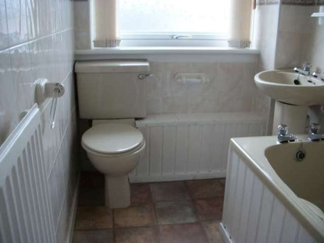  Image of 2 bedroom Flat to rent in Sir Michael Place Paisley PA1 at Sir Michael Place  (  Paisley, PA1 2HR