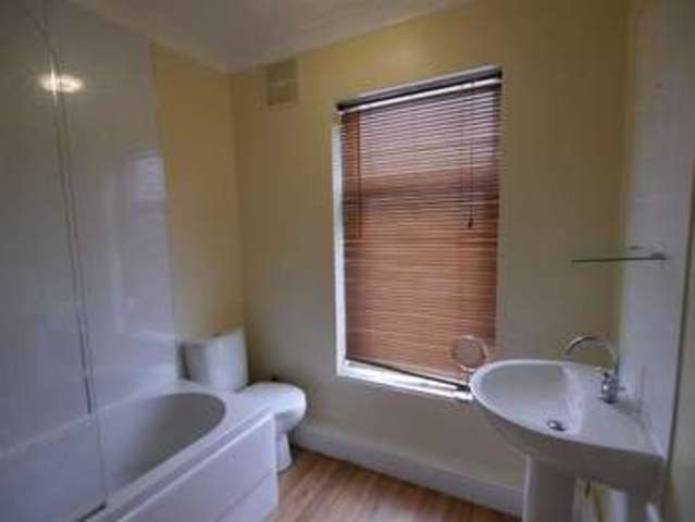  Image of 2 bedroom Property to rent in Somerset Road Pudsey LS28 at Somerset Road Leeds Leeds, LS28 7LN