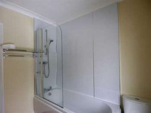  Image of 2 bedroom Property to rent in Somerset Road Pudsey LS28 at Somerset Road Leeds Leeds, LS28 7LN