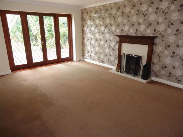  Image of 5 bedroom Detached house for sale in South Road Horndean Waterlooville PO8 at South Road Horndean Waterlooville, PO8 0EW