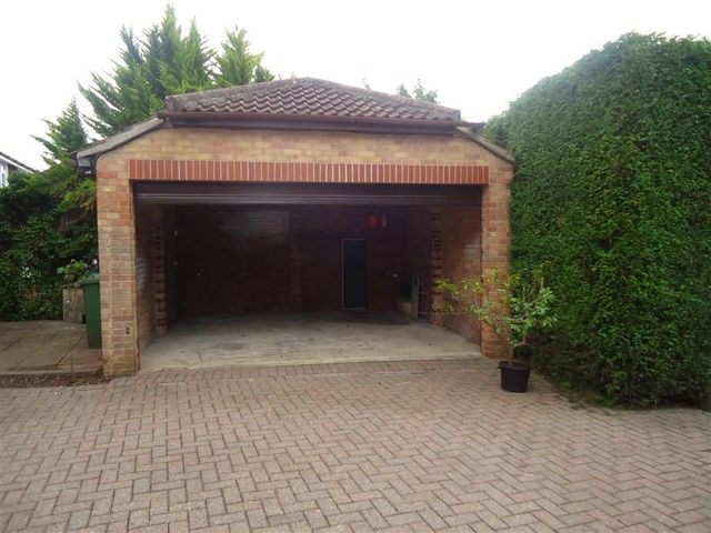 Image of 5 bedroom Detached house for sale in South Road Horndean Waterlooville PO8 at South Road Horndean Waterlooville, PO8 0EW