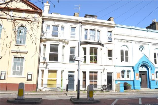  Image of 2 bedroom Maisonette to rent in South Terrace Hastings TN34 at East Sussex, TN34 1SA
