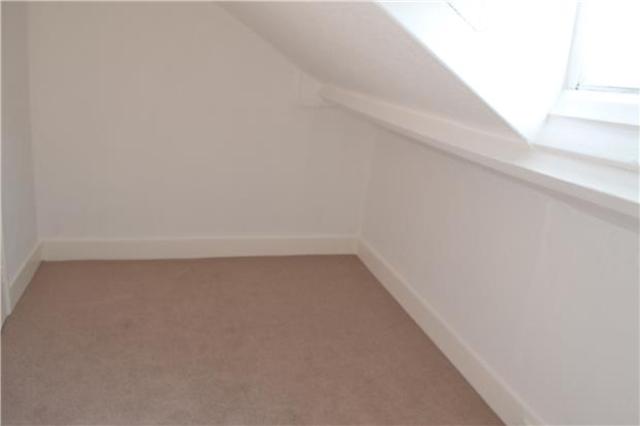  Image of 2 bedroom Maisonette to rent in South Terrace Hastings TN34 at East Sussex, TN34 1SA