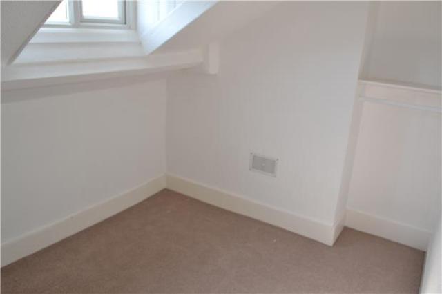  Image of 2 bedroom Maisonette to rent in South Terrace Hastings TN34 at East Sussex, TN34 1SA