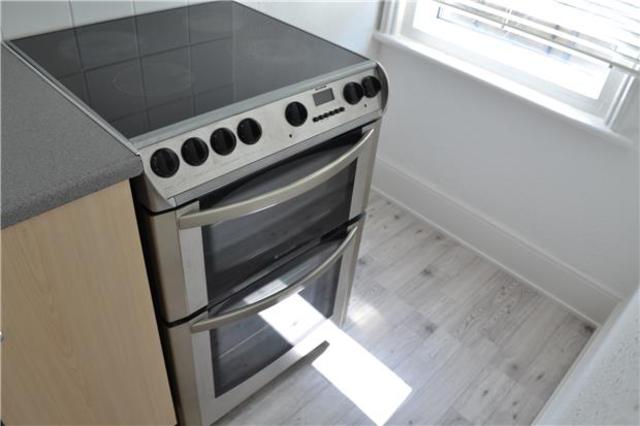  Image of 2 bedroom Maisonette to rent in South Terrace Hastings TN34 at East Sussex, TN34 1SA