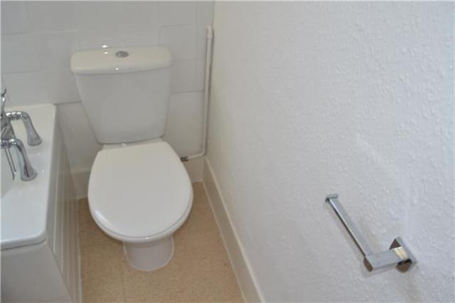  Image of 2 bedroom Maisonette to rent in South Terrace Hastings TN34 at East Sussex, TN34 1SA