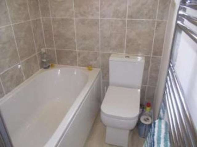  Image of 2 bedroom Maisonette for sale in Appleton Road Southampton SO18 at Southampton Hampshire Swaythling, SO18 1LA