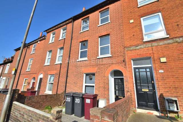  Image of 1 bedroom House Share to rent in Southampton Street Reading RG1 at Southampton Street  Reading, RG1 2RB
