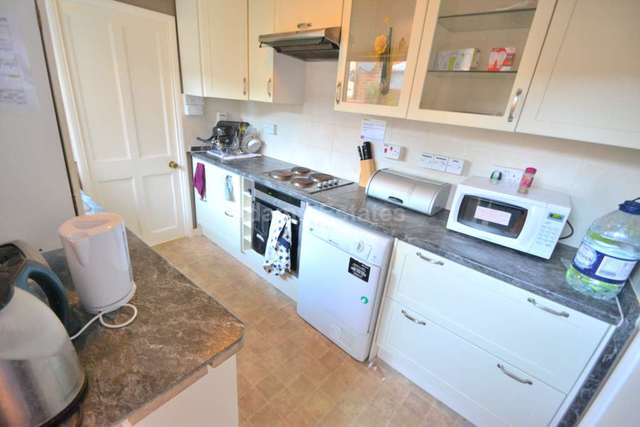  Image of 1 bedroom House Share to rent in Southampton Street Reading RG1 at Southampton Street  Reading, RG1 2RB
