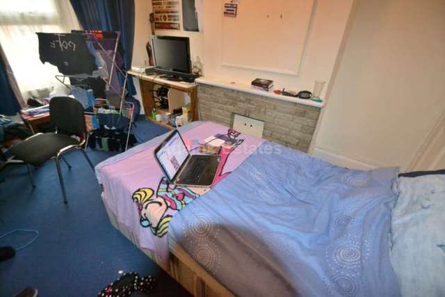  Image of 1 bedroom House Share to rent in Southampton Street Reading RG1 at Southampton Street  Reading, RG1 2RD