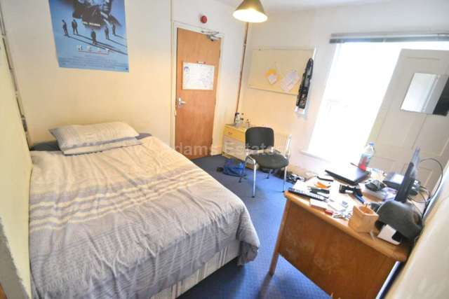  Image of 1 bedroom House Share to rent in Southampton Street Reading RG1 at Southampton Street  Reading, RG1 2RD