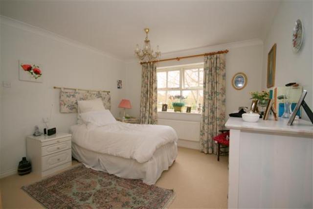  Image of 5 bedroom Detached house for sale in Spitfire Way Hamble Southampton SO31 at Locks Heath, SO31 4RT