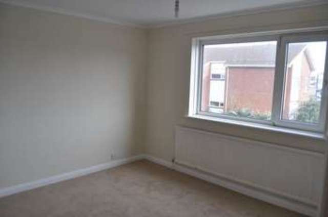  Image of 4 bedroom Detached house to rent in Spithead Avenue Gosport PO12 at Spithead Avenue  Gosport, PO12 2UW