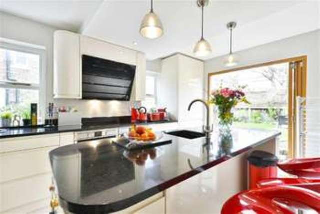  Image of 3 bedroom Property to rent in Springfield Road Brighton BN1 at Springfield Road Brighton Brighton, BN1 6DH